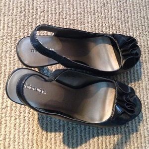 Xhilaration sling back pumps