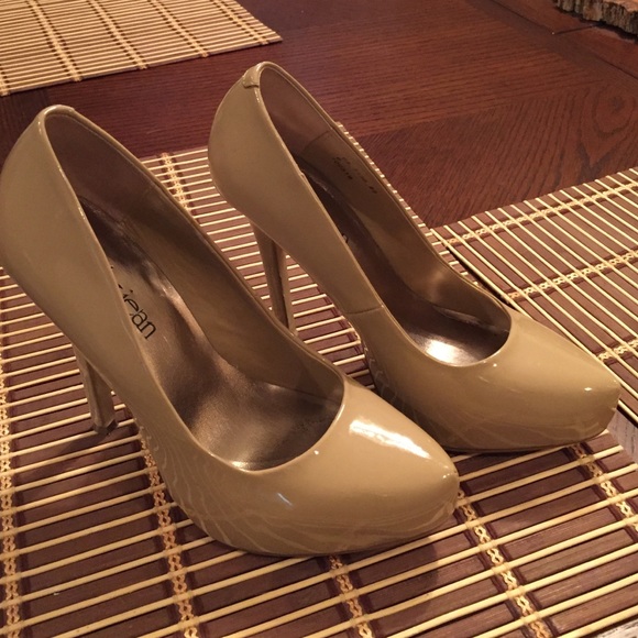 Cathy Jean platform pumps very classy!