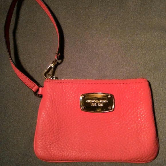 *Authentic Michael Kors Wristlet*  "Jet Set Item"