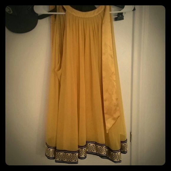 Yellow top with mesh purse
