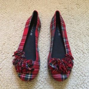 American Eagle plaid flats
