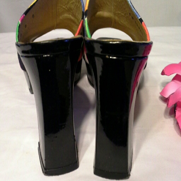 Shoes by Stuart Weitzman!! Hollywood! - Picture 4 of 4