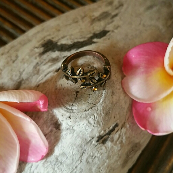 Grecian style ring