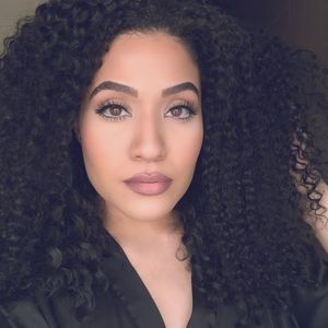 Meet your Posher, Loveeve