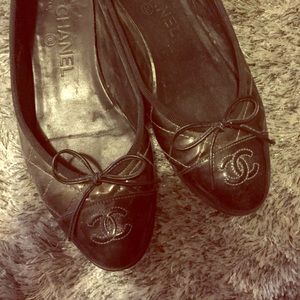 Chanel classic patent leather flats Chanel classic patent leather flats