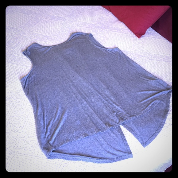 Gray back split shirt