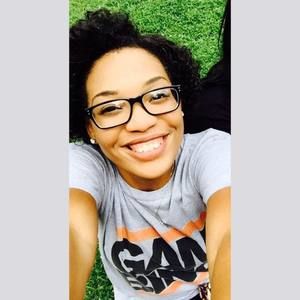 Meet your Posher, Adrienne