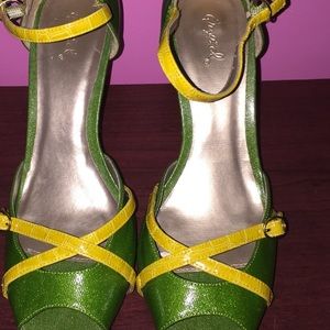 Qupid open peep toe shoe