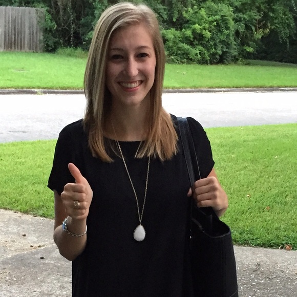 Meet your Posher, Aubrie - Picture 1 of 1