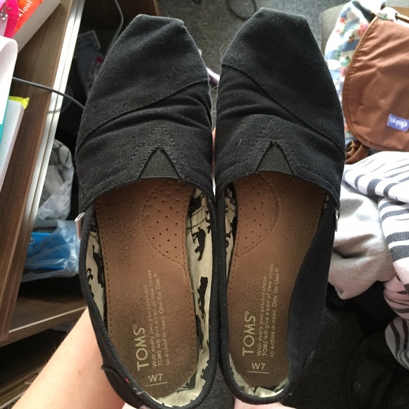Black toms