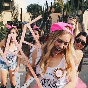 Meet your Posher, Ella