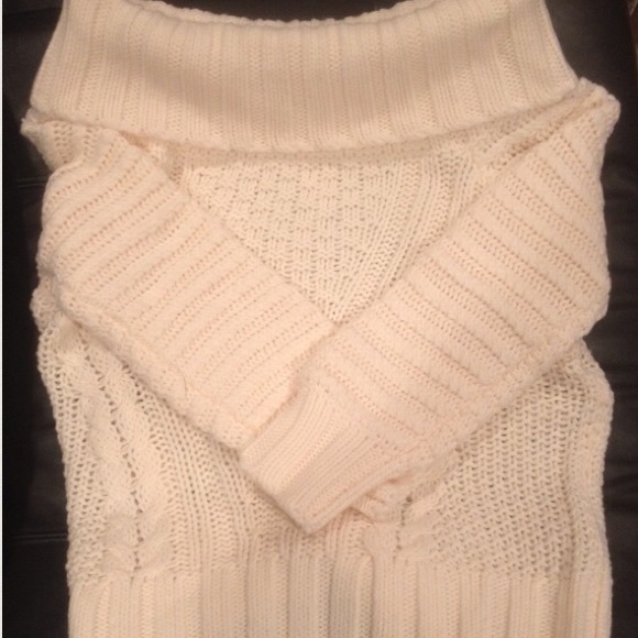 H&M Cream Off-Shoulder Knit Sweater