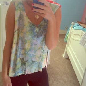 Tie die tank with low sides