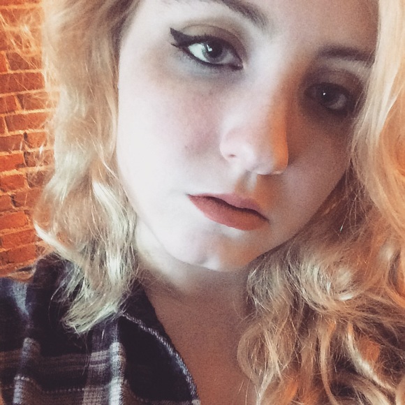 Meet your Posher, Anna