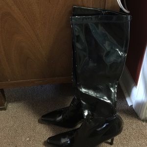 Shiny leather winter boots