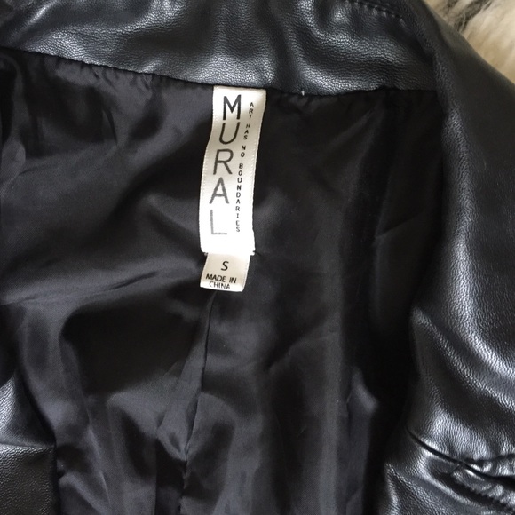 ❌❌SOLD❌❌Quilted Shoulder Faux Leather Moto Jacket - Picture 4 of 4