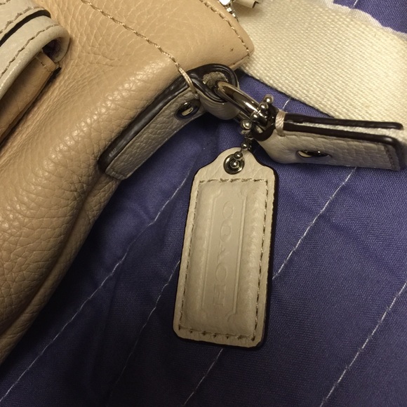 💯 authentic Coach crossbody - Picture 2 of 4