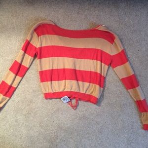 Long sleeve crop top