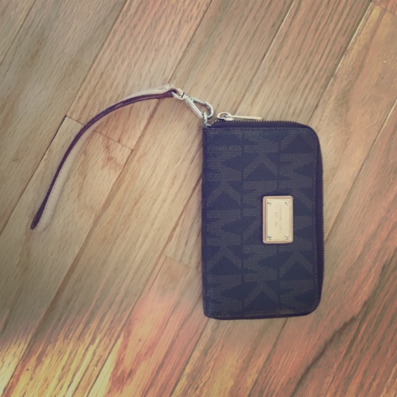 Micheal Kors IPhone wristlet