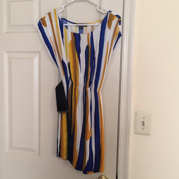 Dress with belt