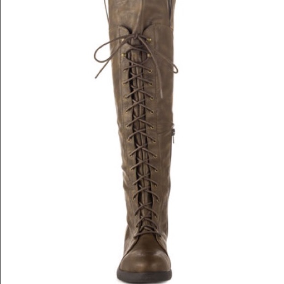 Quipd Taupe lace up boots!!😍