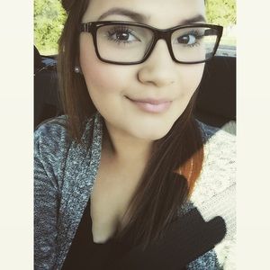 Meet your Posher, Alexis