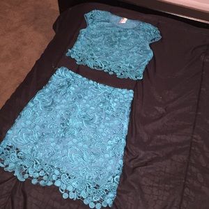 **2 piece** Crop Top W Matching Skirt