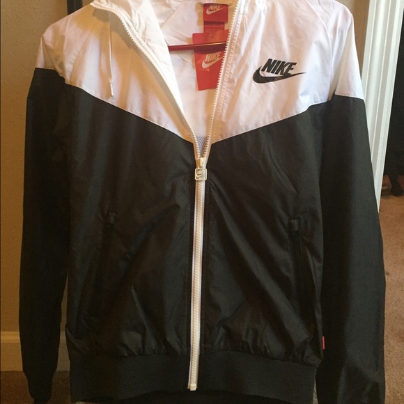 Black and white nike windbreaker