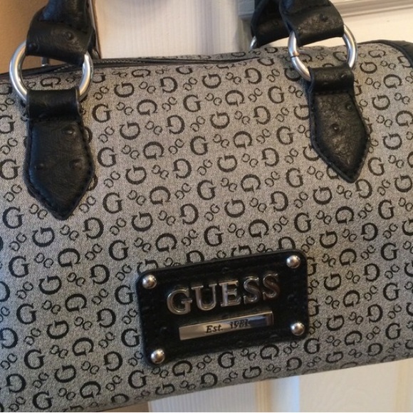 Authentic GUESS bag - Picture 4 of 4