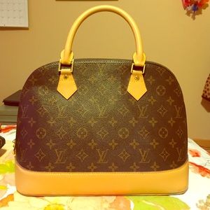 Non authentic Louie Vuitton