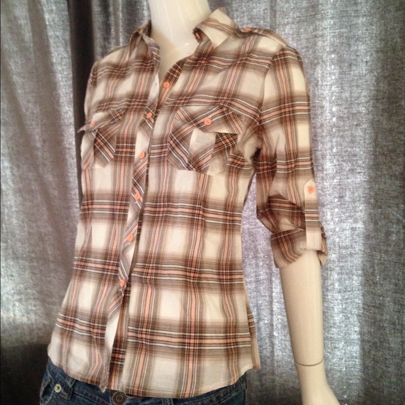 Peach/beige plaid, 3/4-sleeve, buttoned blouse
