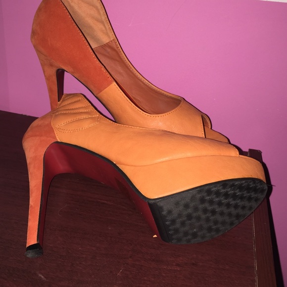 Platform heels - Picture 3 of 3