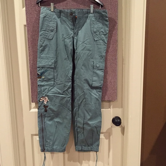 Cute embroidered cargo capris!