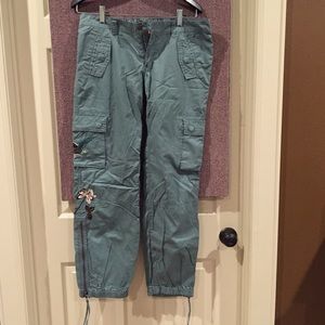 Cute embroidered cargo capris!