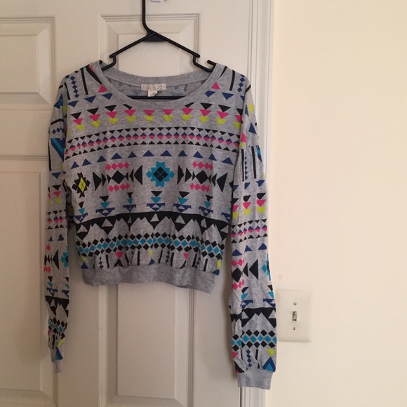 Long sleeve crop top