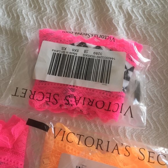 🚫🚫SOLD IN BUNDLE🚫🚫 - Picture 4 of 4