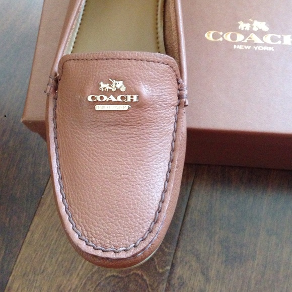 π«soldπ«πHP 10/26 π Coach leather shoes - Picture 2 of 4