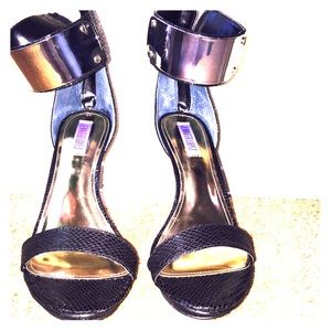 Brand new Jennifer Lopez heels