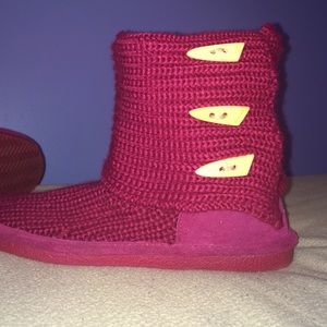 Bear Paw pink/purple yarn boots