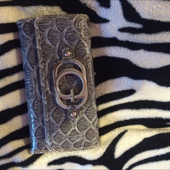 Authentic Guess Wallet - Picture 3 of 3