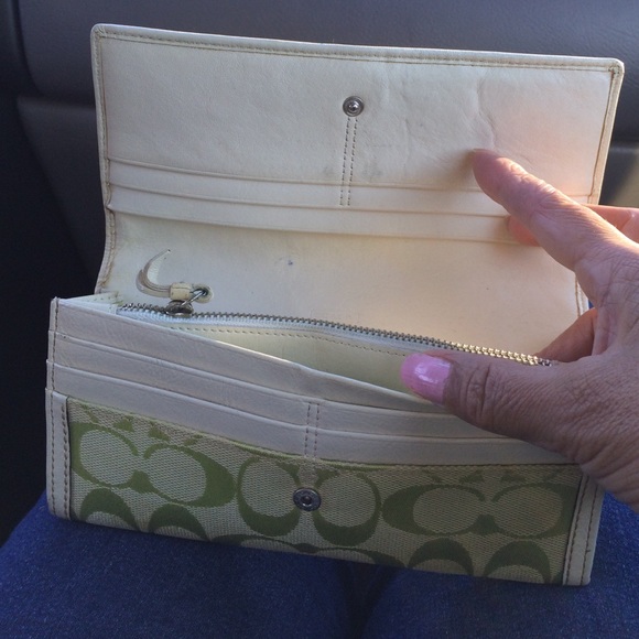 Authentic coach - Picture 2 of 4