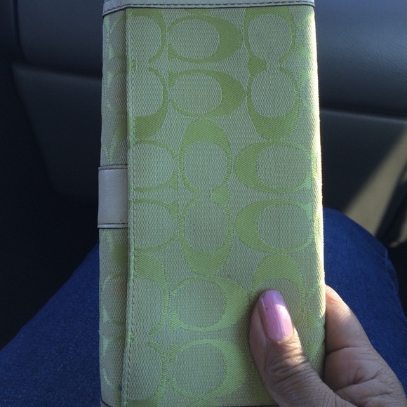 Authentic coach - Picture 3 of 4