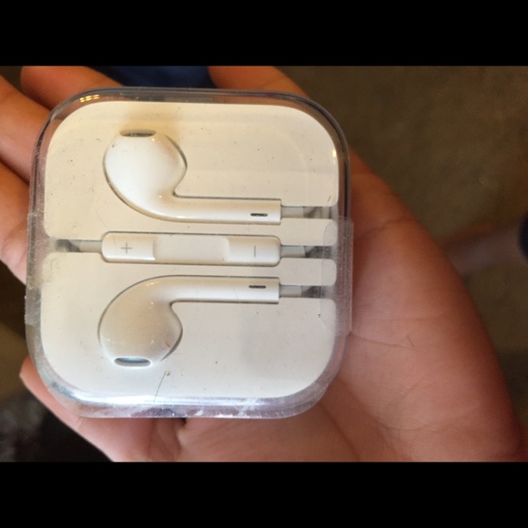 Brand new head phones iPhone