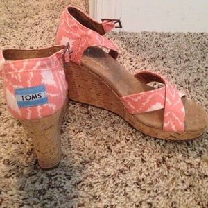 Toms wedges