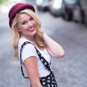 Meet your Posher, Zoë