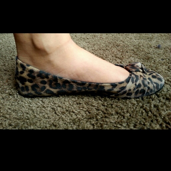 American Eagle cheetah flats - Picture 5 of 6