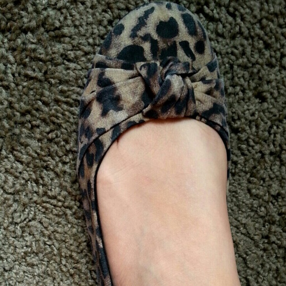 American Eagle cheetah flats - Picture 6 of 6