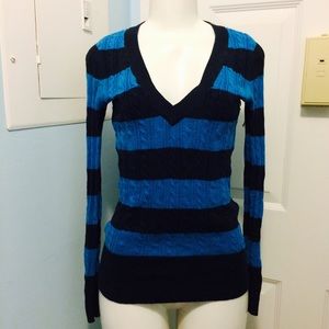 💨American Eagle Striped Sweater