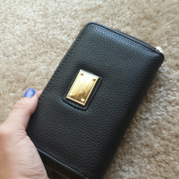 Black wallet