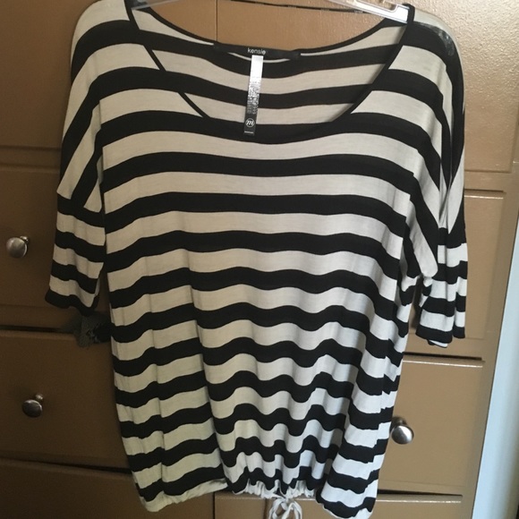 Kensie: size medium